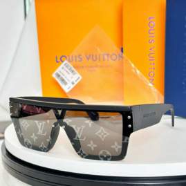 Picture of Louis Vuitton Sunglasses _SKUfw79398958fw